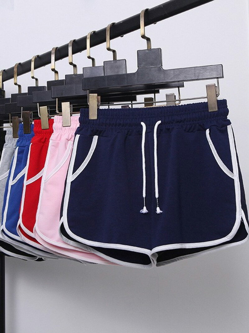 レディース ショートパンツ 【爽やかキープ＆自由に動ける・サイドスリットで足長効果・8サイズ選択可】 短パン レディース スポーツ 肌に優しい 通気性 吸汗 速乾 ゆったり ポケット付き ゴムウエスト 黒 夏 カジュアル ヨガ ランニング 部屋着