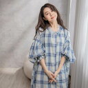 季節を越えて永く愛される大きめチェック、可愛らしさと実用性が調和、快適な前開きデザイン【 コットン100% 綿100% 】【 ブルー 青色 】全2色上代\7,880 (税別)