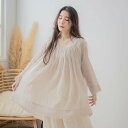 背中リボンが魅せる大きく開いたデザイン、フェミニンな後ろ姿で視線を集める【 コットン45% リネン55% 】【 ライトグレー 薄灰色 】全3色上代\7,580 (税別)