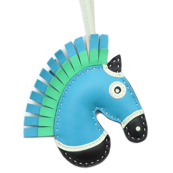 【最大3万円割引クーポン 数量限定 11/4 20時から】 エルメス HERMES ジージー カマイユ バッグチャーム アニューミロ ブルーアズテック×ヴェールコミック×ヴェールフィズ×ブラック B刻印(2023年製) レディース定番 人気 美品 【中古】のサムネイル