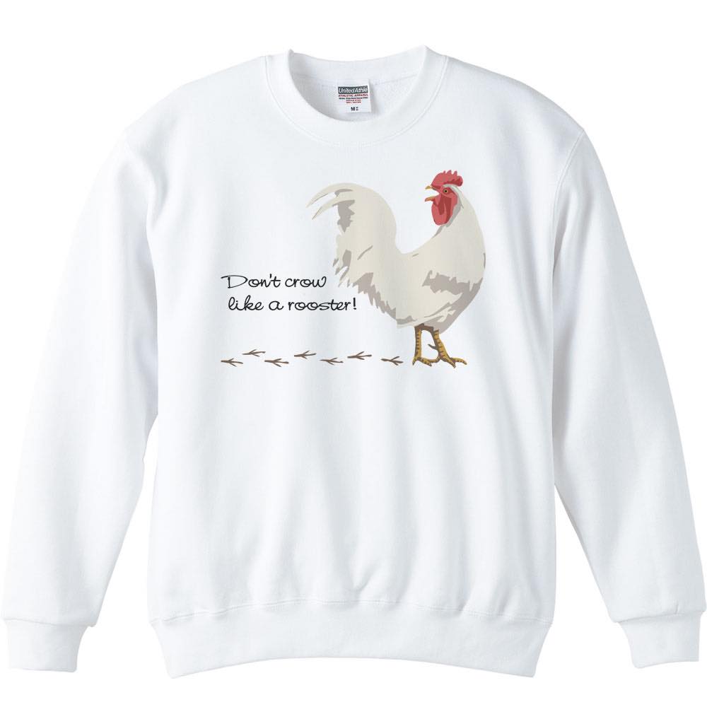 鶏（にわとり）が文句を言っています。＜ロゴ部分＞ Don't crow like a rooster!（得意になるな、大はしゃぎするな！）　
