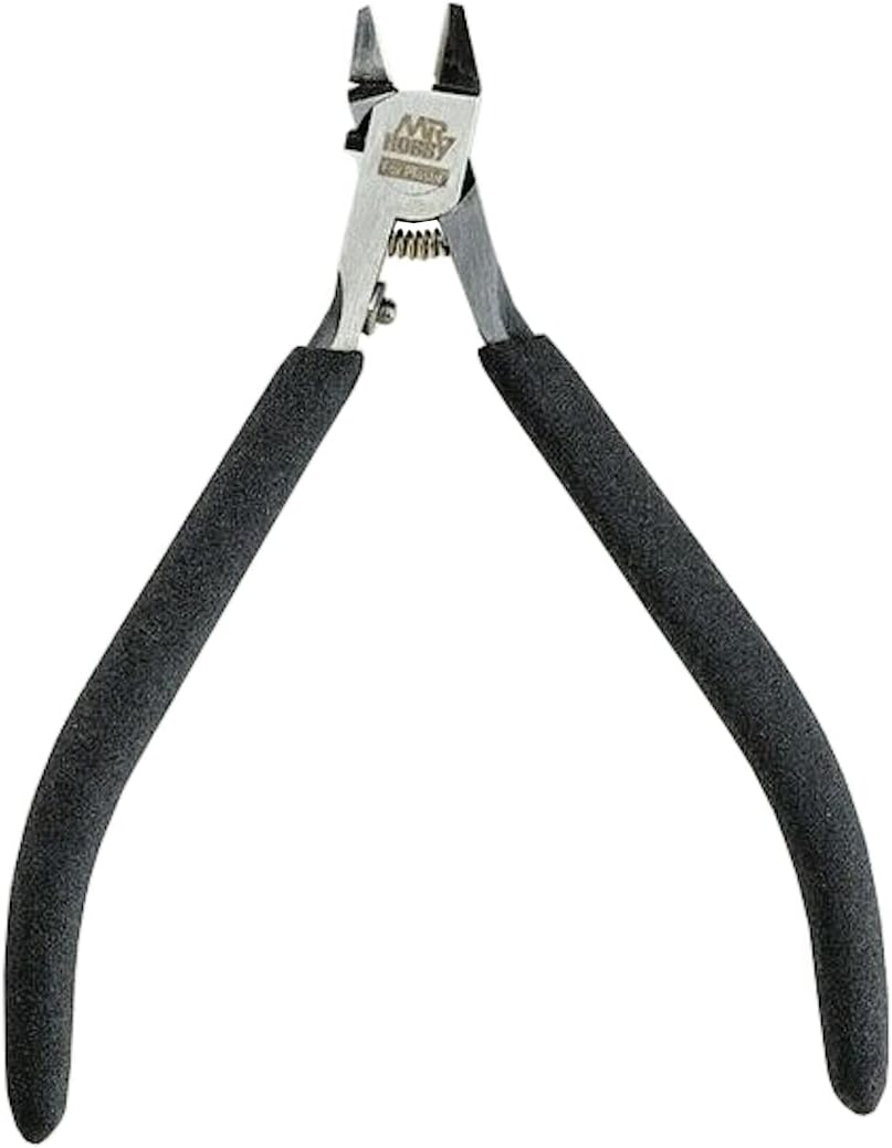 GSIクレオス「Gツール Mr.片刃ニッパー」のホビー用工具です。 片側だけに刃がある仕様のプラモデル専用ニッパーです。 刃を薄く仕上げてありますので、ゲートから精密なパーツを切り離すのに最適です ※開きすぎ/刃折れ防止ストッパー付き