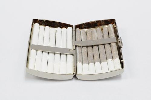 ヴィーナスベビー10(70mm）パール ブラックニッケルアラベスク 手巻きタバコ用 シガレットケース 70mm Cigarette Case　1-11329-51