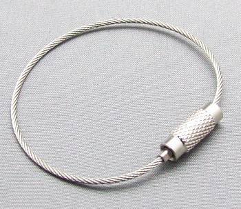 キーホルダー・キーチェーン等の取り付けに、ワイヤーリング 直径4.5cm 長さ約15cm