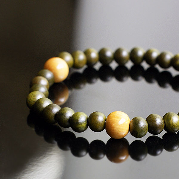 数珠 ブレスレット 緑檀 黄楊 トライアングル デザイン メンズ レディース 男性用 女性用 緑 グリーン ゴム 木製 木 ウッド 腕輪 念珠 りょくだん 渋い...