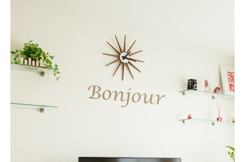 1文字からOK！【漢字・ひらがな・数字・アルファベット】15cmまで同価格！（5.5〜15cm）屋内向け 文字シール ステッカー 車 オーダーメイド サーフィン バイク 看板 店舗名 ポスト 扉 スーツケース カッティングステッカー [◆]