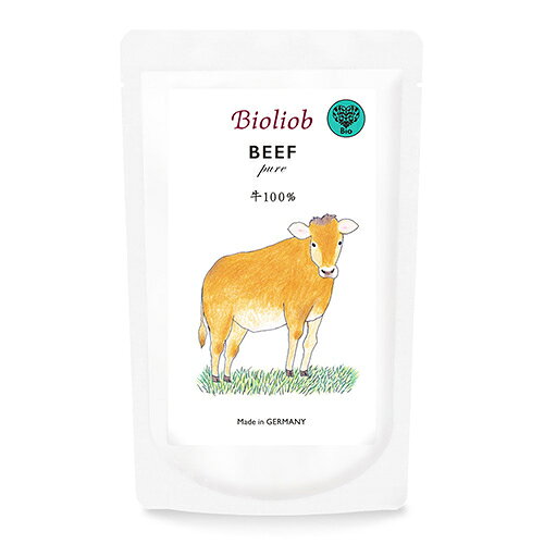 商品説明 お肉本来のおいしさを存分に味わえる！ドイツからやってきたビオの牛肉100％のレトルトフード《一般食》ビオファームで丁寧に育てられた、ビオのビーフ100％。うまみが詰まった濃厚な味が楽しめます。増粘安定剤・発色剤・着色料不使用。パートナーのいつものごはんへのトッピングや手作り食の食材としておすすめ。商品説明ビオファームで丁寧に育てられたビオのビーフ100％自然放牧でビオの餌のみを食べてのびのびと育った健康的なビオのビーフ100％（正肉、心臓、肺）使用。 広大な牧草で自由に育てることにより、本来のあるべき自然な姿を目指します。パートナーの食事の時間をもっと、楽しく生産国ドイツの犬猫たちは毎日いろいろな食材で栄養バランスの良い食事を楽しんでいます。ビオリオーブは種に適切な環境で育った高品質な原材料にこだわり、ドイツの厳しい審査に合格したビオ認定工場で、心を込めて作られたビオフード*。豊富な種類でカスタマイズしやすく、あなたのパートナーの”ぴったり”が見つかります。*ビオ認定工場で生産されたフードよけいな添加物は不使用ビオリオーブは増粘安定剤・発色剤・着色料不使用。原材料の生育にホルモン剤や抗生物質も使っていません。素材本来の「香り」と「味」が活きているお肉やお魚のおいしさは、きっとパートナー（愛犬・愛猫）の表情と嗜好性の高さでご確認いただけます。封を開けた瞬間にパートナーの目が輝く味わいをお楽しみください。原産国ドイツ素材牛（正肉、心臓、肺）**印はビオ認定の原材料です。ビオの含有100％成分値粗タンパク質 8.8％以上、粗脂肪 1.4％以上、粗繊維 0.2％以下、粗灰分 1.4％以下、水分 94％以下カロリー57kcal/100g給与量1日の給与量の目安【犬】体重1〜5kg：〜1/2袋、体重5〜10kg：〜1袋【猫】体重1〜5kg：〜1/2袋この製品は栄養補助食です。主食や手作り食、総合栄養食と一緒に1日に1〜数回に分けて与えてください。給与量を目安に、体格や体質、体調、運動量などに応じて調節してください。備考・賞味期限はパッケージ裏面に、「日.月.西暦」の順で記載しています。●天然の原材料を使用しているため収獲時期や個体差によって、製品の固さや色、香りに差が生じることがありますが、品質に問題はありません。●保管方法：高温多湿や直射日光を避け、常温で保管してください。開封後は冷蔵庫で保管し、早めに使い切ってください。