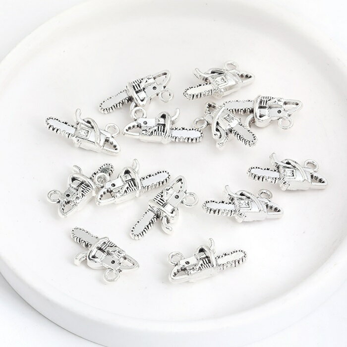 チェーンソー ミニチュア ピアスパーツ チャーム アクセサリーパーツ 1個入り 入学