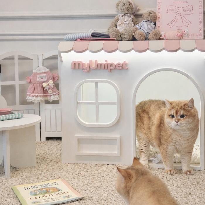 Rakuten - ペットハウス 犬 猫 兼用 室内用 名入れ対応 ライト付き 高級 おしゃれ ミニヴィラ ペットベッド 小型犬 猫用 ハウス インテリア かわいい オーダー製作 ロゴ相談可能 白 ピンク 屋根付き くつろぎ空間 特別なおうち Mini Villa 受注製作