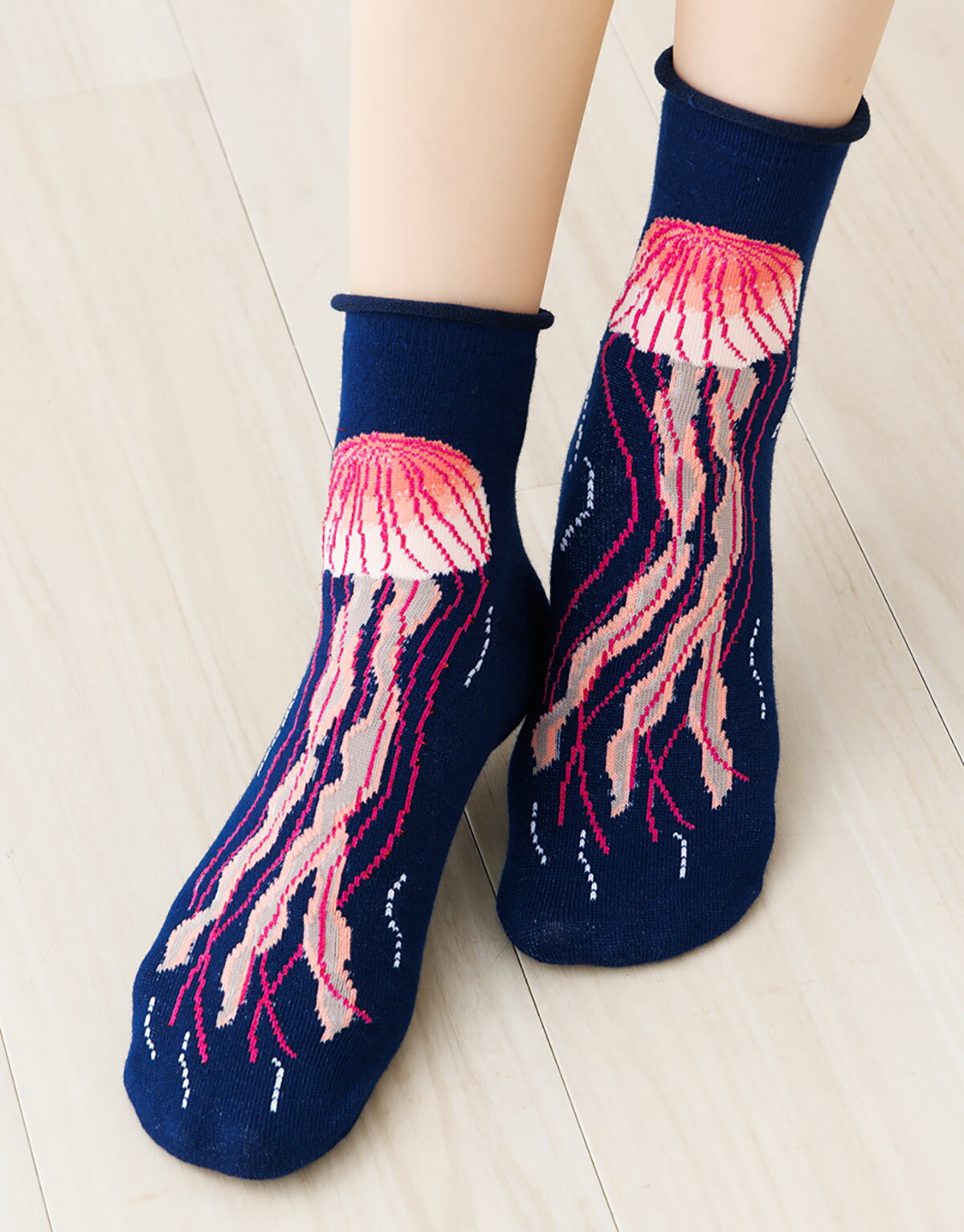 うみのいきもの アカクラゲ クルーソックス ネイビー 23-25cm レディース 靴下 STREAM as-ans065