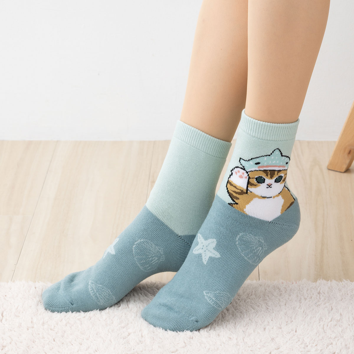 mofusand お手上げサメ柄 パイルロークルーソックス サックス 23-25cm レディース 靴下 モフサンド wi-msl743004