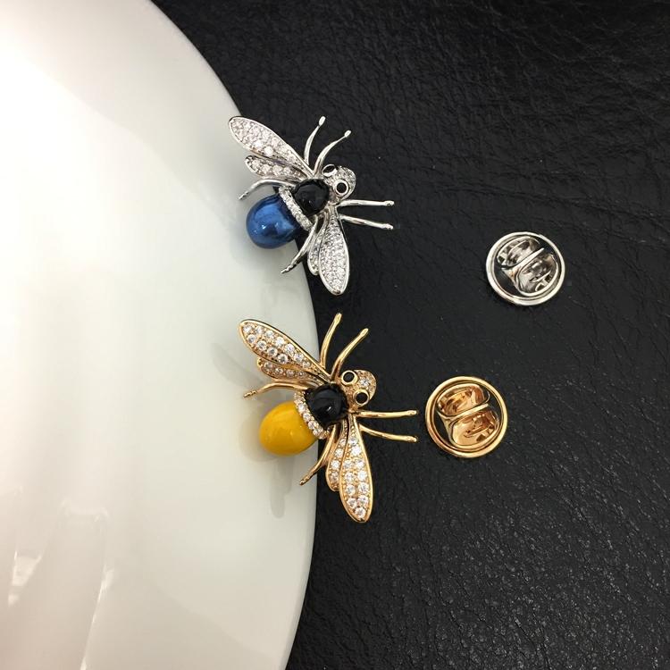 ブローチ ハイエンド レディース ファッション アクセサリー 卒業式 入学式 リトル ビー コサージュ ブローチ ピン ライン ストーン