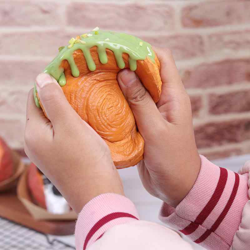 スクイーズ 低反発 ぷにぷに とろける 本物そっくり 年輪クロワッサン フェイクスイーツ 食品サンプル インテリア飾り ショーウィンドウ ディスプレイ おもちゃ 知育玩具(x2)