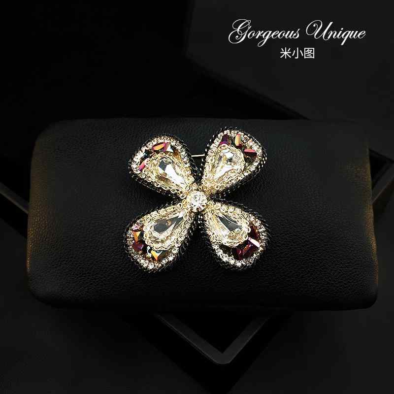 ブローチ おしゃれ レディース 卒業式 入学式 セレモニー 小さい レトロ 四つ葉 クローバー コート セーター コサージュ ハイエンド ピン ハイエンド