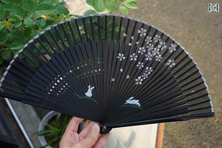 扇子 おしゃれ 涼しい 夏 祭り レトロ センス 団扇 プレゼント 中 和風 スプレー 塗装 桜 ウサギ 中華風 漢服 和装 着物 浴衣 合わせる