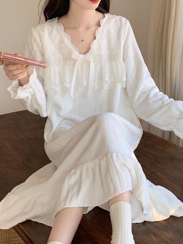 楽天モズラボモコモコパジャマ かわいい レディース 秋冬 長袖 ワンピース 部屋着 フランネル 厚手 ルームウェア 起毛 フリル レース リボン シンプル 白