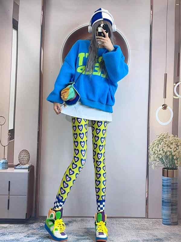 レギンス レディース 派手 パンツ 秋 薄手 ハイウエスト ハート プリント かわいい 個性的 タイト スリム 快適 ヨガ スポーツ ピンク 緑 青