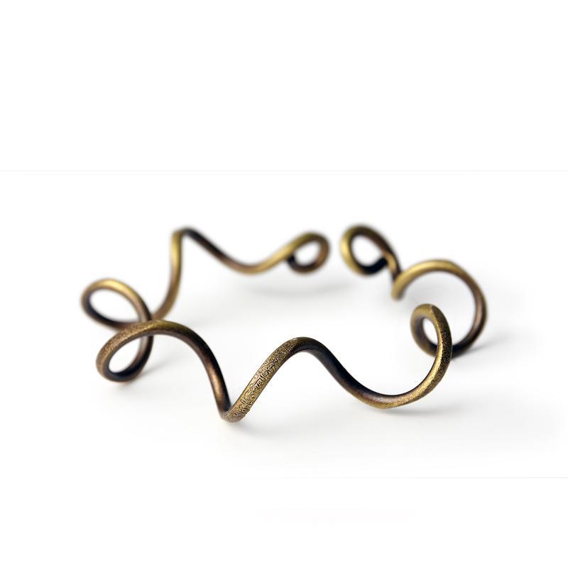 ブレスレット メンズ レディース アクセサリー 手首 アンティーク調 ユニセックス フリーサイズ 手作り 曲線 バングル 個性的 おしゃれ 大小 輪 真鍮 カップル ペア