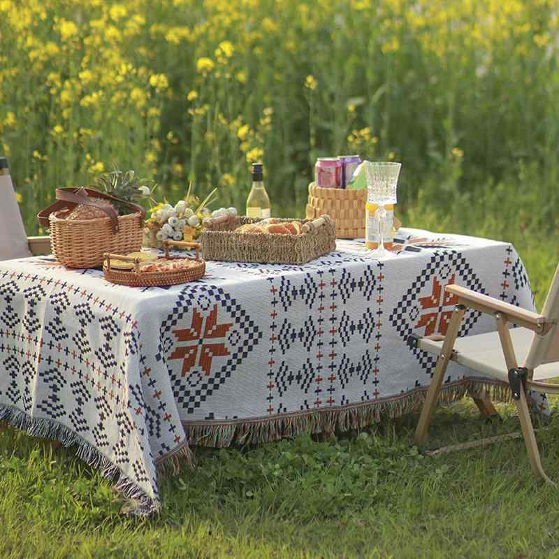 テーブルクロス レトロ 汚れ防止 机カバー 布 雑貨 屋外キャンプ ピクニック おしゃれ 多用途 北欧 コットン リネン 幾何学模様 フリンジ ベージュ 白