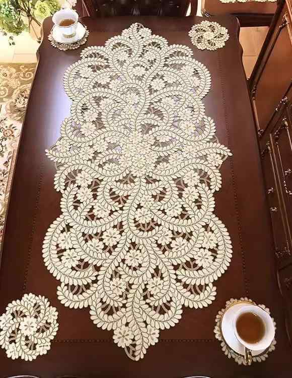 テーブルセンタークロス 北欧 43×110cm 刺繍 透かし模様 家庭 インテリア ダイニング 装飾 おしゃれ エ..