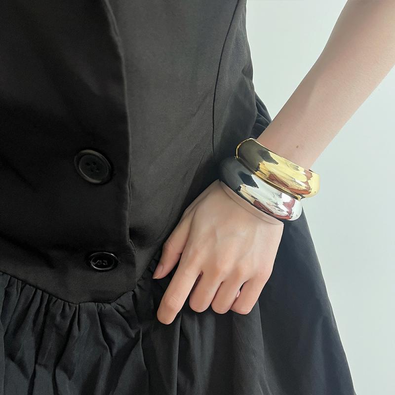 カフブレスレット バングル エスニック レディース アクセサリー アメリカ 個性 メタル テクスチャ オーバル スプリング オープン シンプル コールド スタイル