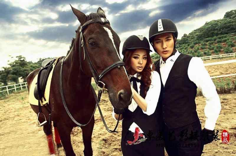 写真撮影 衣装 フォト コスチューム レディース メンズ カップル ベスト シャツ パンツ 帽子スタジオ 屋外 記念 イベント 乗馬 パフォーマンス カーキ 黒...