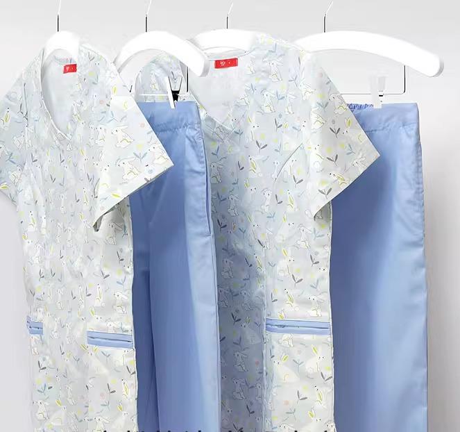 スクラブ 医療 上下 夏 レディース 花 ウサギ 柄 Vネック トップス ウエストゴム ロングパンツ 通気性 ..