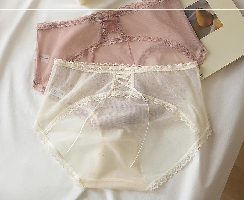 ショーツ レディース パンティー 下着 ランジェリー 薄手 抗菌 シームレス 伸縮性 通気性 吸湿性 快適 ヒップカバー レース リボン 透け感 シンプル おしゃれ 黒 ピンク 緑