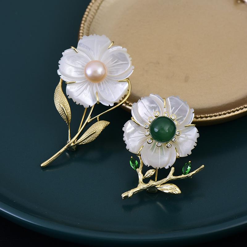 レディース ブローチ 入学式 セレモニー アクセサリー ハイエンド パール 貝 花 ブローチ 韓国 装飾品 ピン シンプル コート 小さい コサージュ