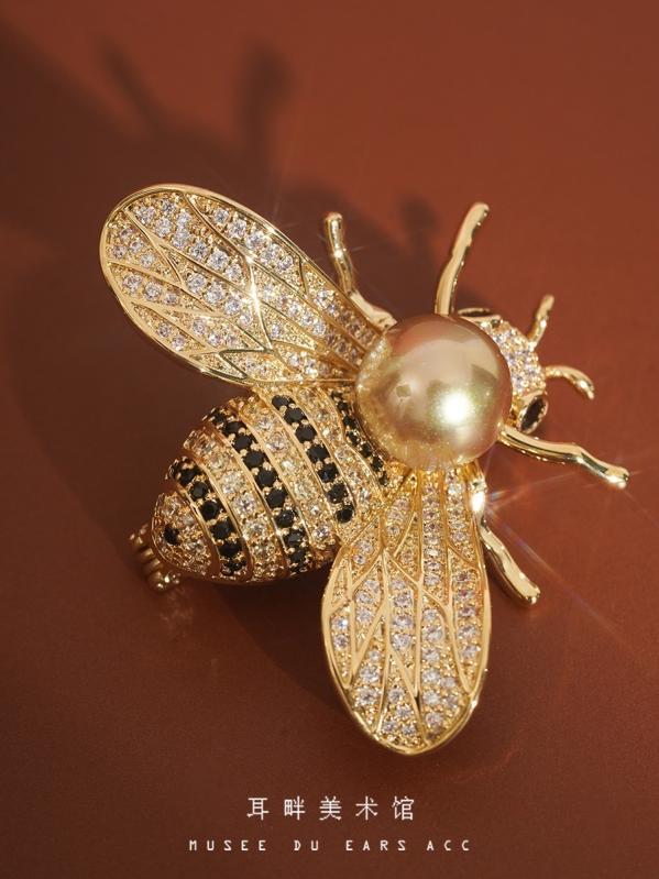 楽天モズラボブローチ 入学式 卒業式 金色 ビーズ 蜂 ハイエンド 女性 コサージュ 親友 ギフト ユニーク アクセサリー ファッション レディース 装飾品