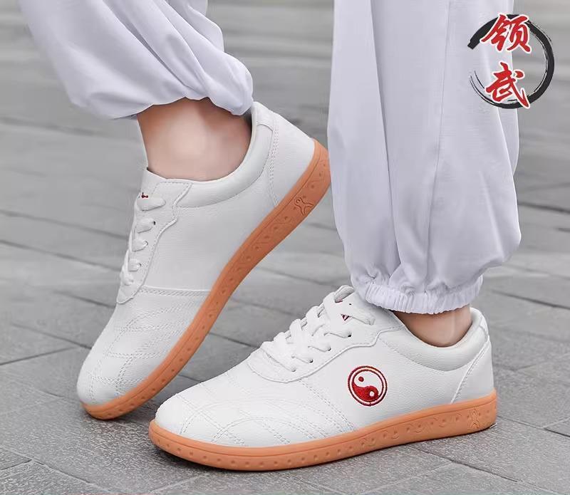 太極拳 シューズ スニーカー 武術 カンフー 靴 ラジオ体操 シューズ レザー 滑りにくい メッシュ ソフト オックスフォード 厚底 武道 功夫 通気性 スポー...