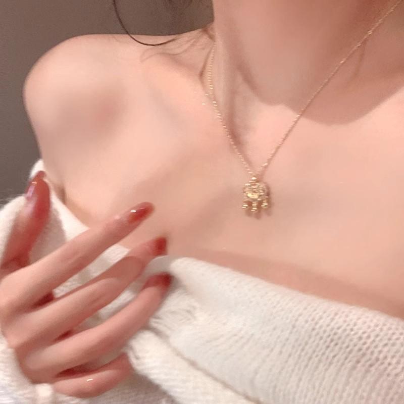 ・カテゴリ: ネックウェア・素材: チタン鋼・加工技術: マイクロセッティング・デザイン: シェル・カラー展開: シルバー、ゴールド・スタイル: 韓国風・重量: 約5.8g・対象: レディース・トレンド要素: 自然