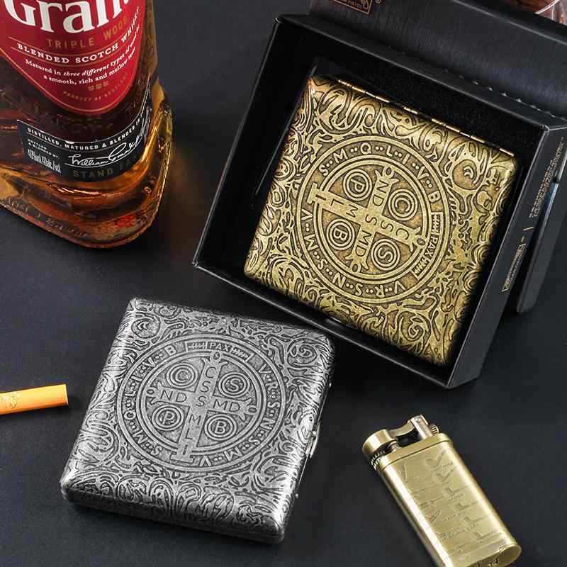 シガレットケース メンズ 真鍮製 20本収納 レギュラーサイズ対応 防湿 携帯用 コンスタンティン 個性的..