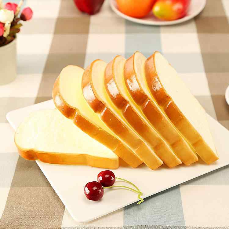 食品サンプル 本物そっくり リアルな 食パン スライス PU樹脂製 軽量 インテリア雑貨 ディスプレイ オブジェ 撮影小道具 カフェ 店舗装飾 メニューサンプル