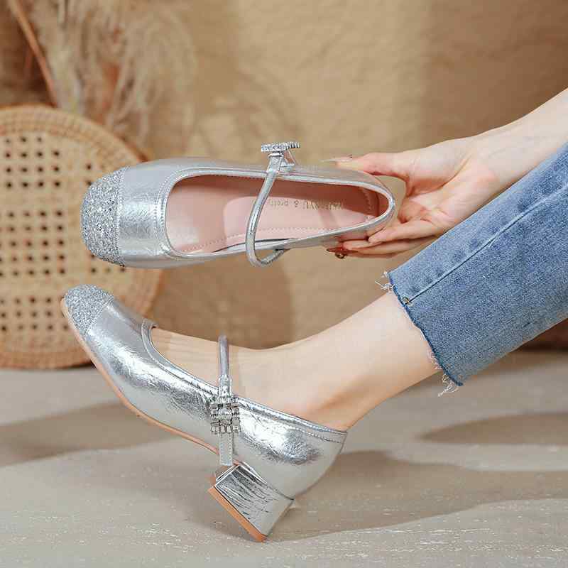 メリージェンシューズ レディース 幅広 ゆったり 大きいサイズ 春夏 ラウンドトゥ 太ヒール 3cmヒール エレガント フレンチシック 切り替え バイカラー マイクロファイバー素材 ストラップ バックル留め デイリーユース