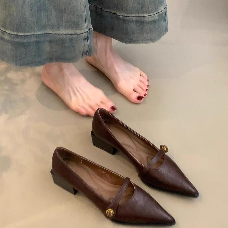 パンプス レディース 本革 カメリア 太ヒール ストラップ メリージェーン ポインテッドトゥ 上品 浅履き バックル 無地 通勤 オフィス