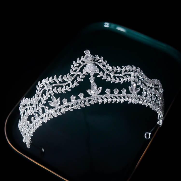 ティアラ レディース 結婚式 ウェディング 花嫁 誕生日 パーティー ドレス 発表会 イベント 前撮り ジルコニア ラインストーン 強化ガラス 合金製 電気メッ...