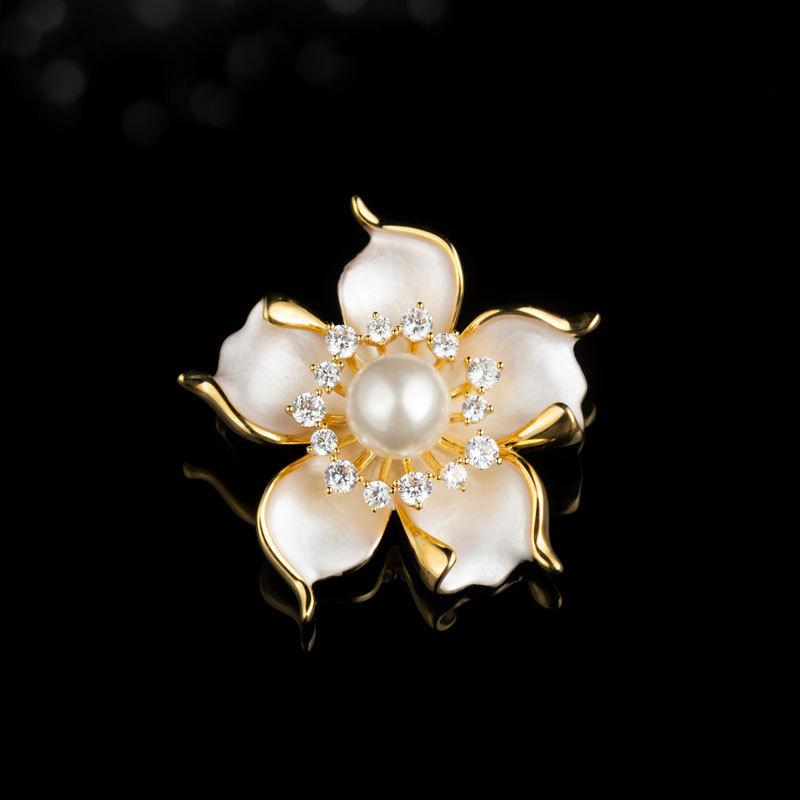 ブローチ レディース 銅製 滴油加工 花モチーフ かわいい 上品 高級感 個性的 インスタ映え フラワーデ..