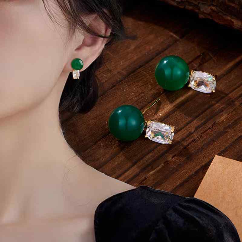 ピアス イヤリング レディース ファッション 上品 緑瑪瑙 ジルコニア キラキラ輝く 幾何学 ラウンド 高級感 シェルパール風 個性的 かわいい