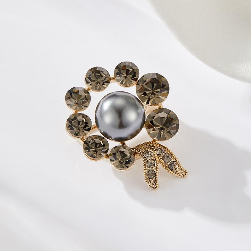 ブローチ レディース 銅製 電気メッキ加工 フラワーリース 上質 高級感 個性的 汎用性 デイリー オフィス 通勤 フォーマル かわいい エレガント アクセサリー コサージュ(x2)