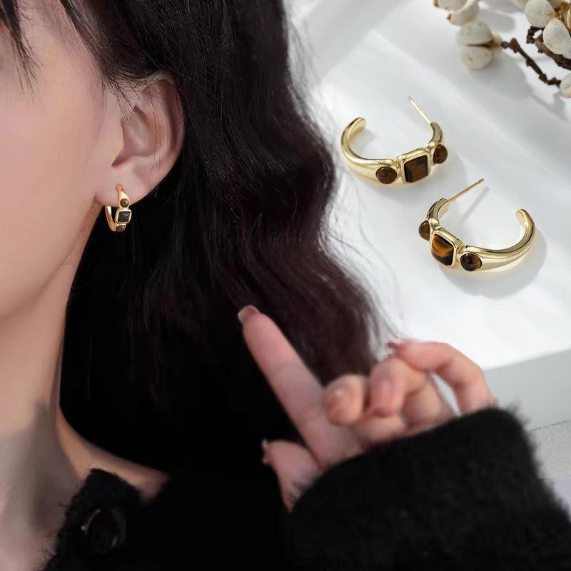 Peridot - ピアス レディース S925シルバーポスト 電気メッキ加工 タイガーアイ ブラウンカラー 高級感 通勤 オフィス カジュアル 幾何学デザイン 大人 上品 個性的