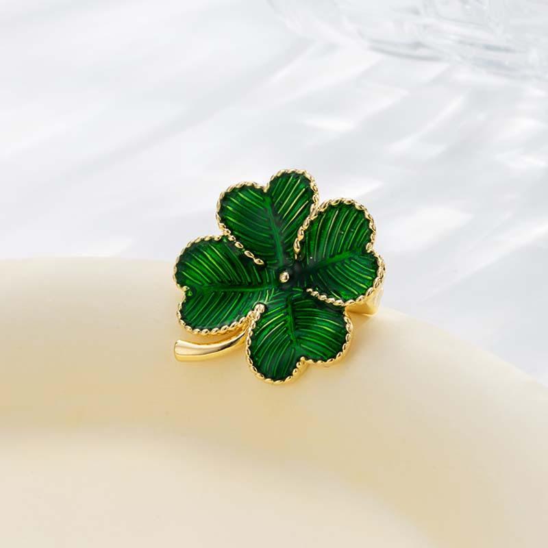ブローチ レディース 幸運の四つ葉クローバー 上品 ドリップオイル加工 おしゃれ シンプル 個性 スーツ ジャケット コート用 胸飾り 春夏小物