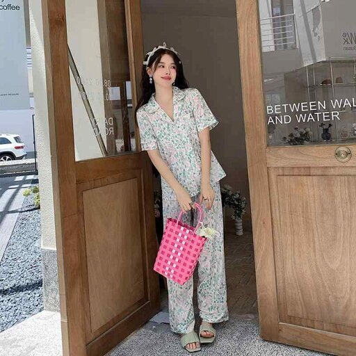 パジャマ レディース 接触冷感 サテン調 ジャガード織り 五分袖 ロングパンツ 超薄手 開襟 ルームウェア セットアップ 部屋着 おうち時間 ワンマイルウェア かわいい 高級感 春夏秋 快適 パジャマ レディース 接触冷感 サテン調 ジャガード織り 五分袖 ロングパンツ 超薄手 開襟 ルームウェア セットアップ 部屋着 おうち時間 ワンマイルウェア かわいい 高級感 春夏秋 快適
