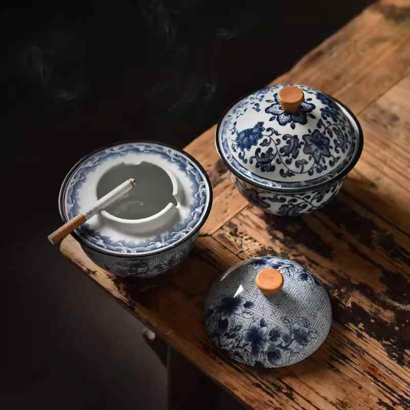 灰皿 防風 灰飛散防止 蓋付き レトロ 陶器製 青花柄 家庭用 大型 個性的 おしゃれ 卓上インテリア 室内用