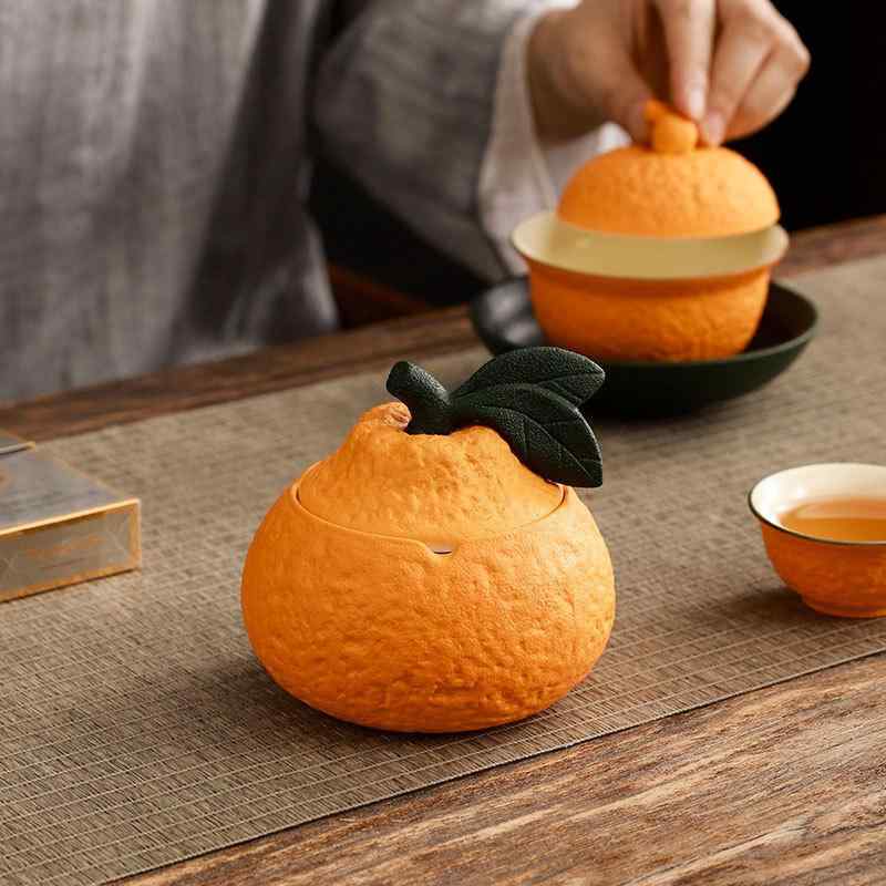 灰皿 陶器製 蓋付き 防風 灰飛散防止 大容量 家庭用 リビング テーブル用 おしゃれなインテリア装飾置物 個性的 デザイン 縁起物 開運招福 イエロー オレンジレッド