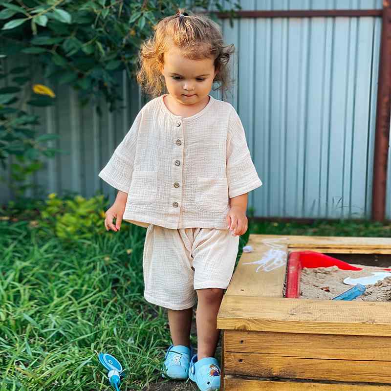 キッズ 男の子 女の子 ベビー 綿100% やわらか 半袖シャツ ハーフパンツ 上下セット カジュアル 薄手 無地 前開きボタン 春夏 2点セット