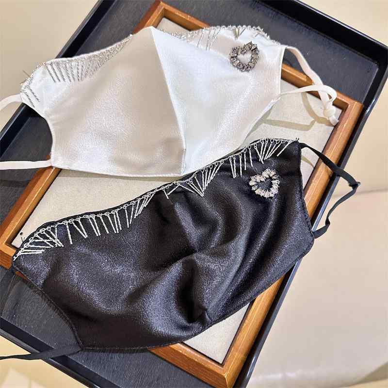 マスク レディース ハート ラインストーン フリンジ サテン生地 日よけ 防風 調節可能 フェイスカバー おしゃれ 通勤用 ファッション 上質 ブラック ホワイト