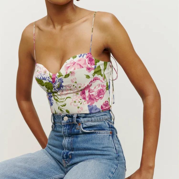 キャミソール レディース 総柄プリント バックオープン Vネック ショート丈 スリムフィット 細ストラップ フリル セクシー リゾート 春夏 ポリエステル