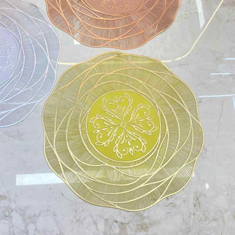 ランチョンマット 断熱 滑り止め PVC製 花柄 レース 高級感 おしゃれ エレガント コースター ゴールド シルバー ローズゴールド 丸型 38cm ダイニング 食卓 リビング キッチン(x6)