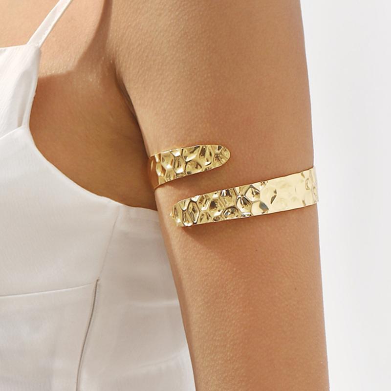 バングル 欧米風 レトロ 波型 凹凸デザイン 個性的 おしゃれ シンプルデザイン メタル製 電気メッキ加工 オープンタイプ 通勤スタイル カジュアル